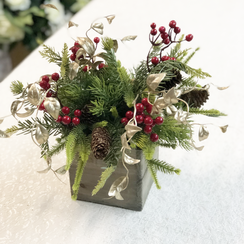 Christmas Cedar Berry Pine cone Centerpieces Rental VintageBash